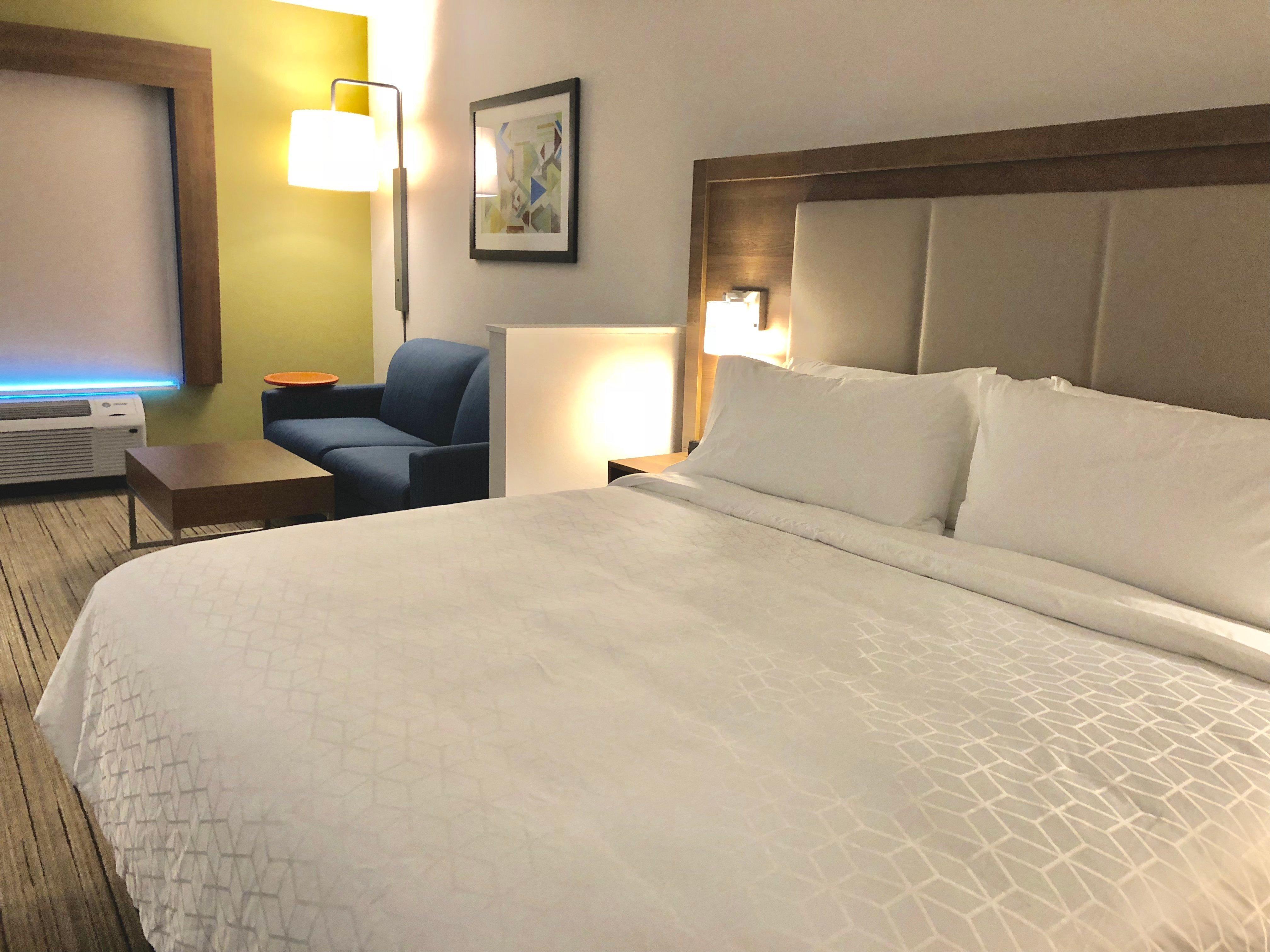 Holiday Inn Express & Suites Raleigh Airport - Brier Creek By Ihg Ngoại thất bức ảnh