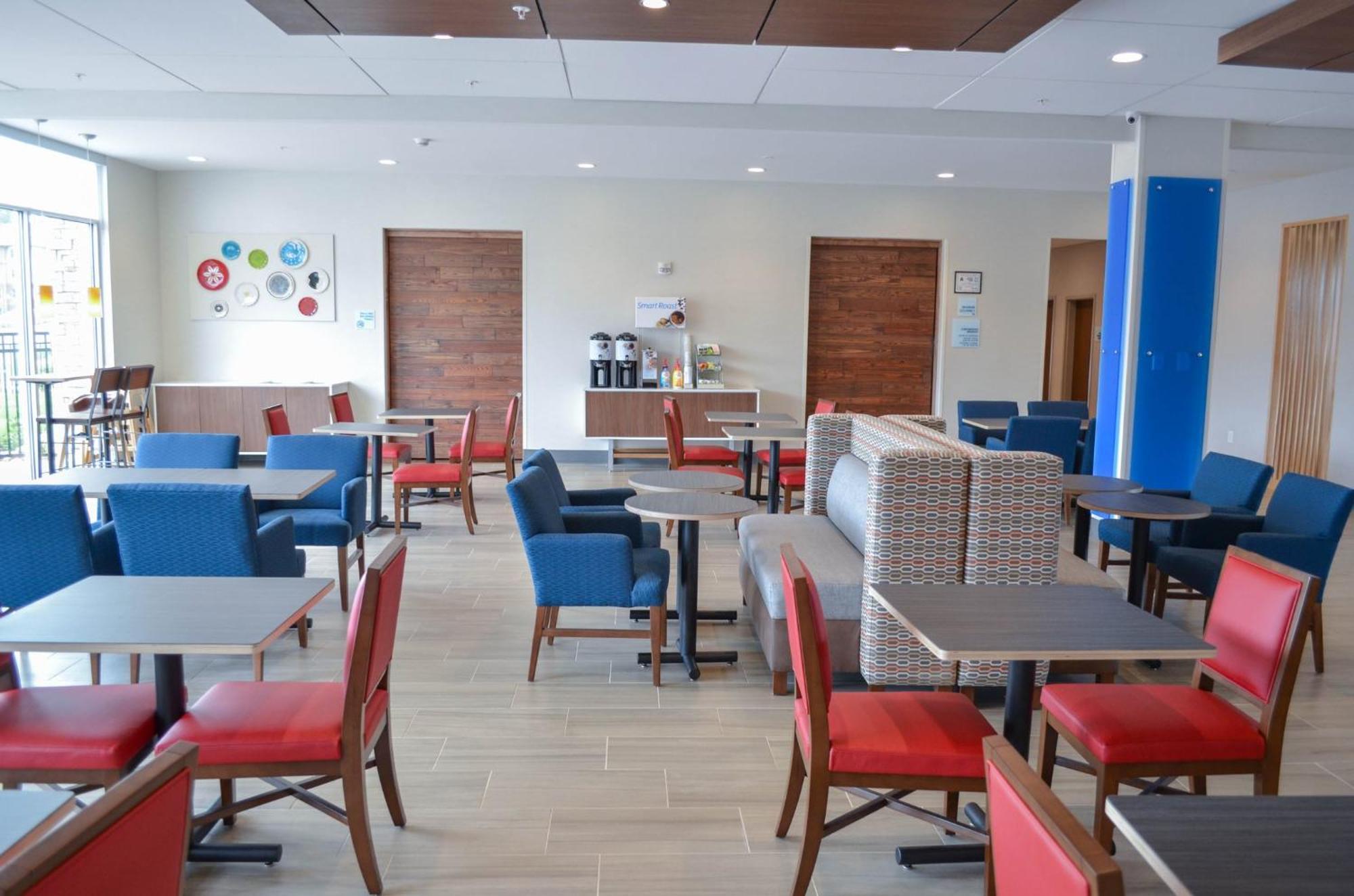 Holiday Inn Express & Suites Raleigh Airport - Brier Creek By Ihg Ngoại thất bức ảnh